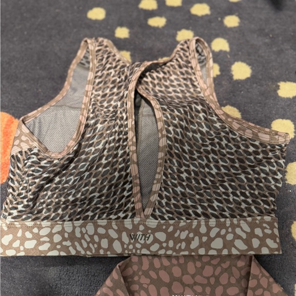 Peloton x With Riverstone High Waist Legging + Bra - Medium - Picture 6 of 9